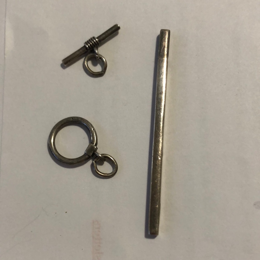 Sterling silver vertical bar and toggle clasp